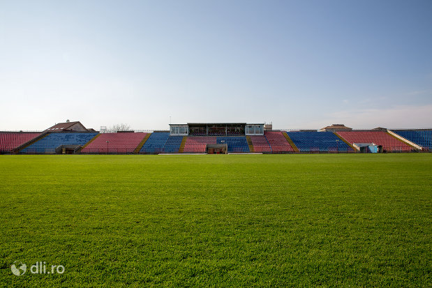 vedere-pe-lungime-stadionul-iuliu-bodola-din-oradea-judetul-bihor.jpg