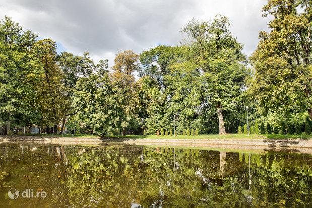vedere-peste-lacul-din-gradina-romei-din-satu-mare.jpg