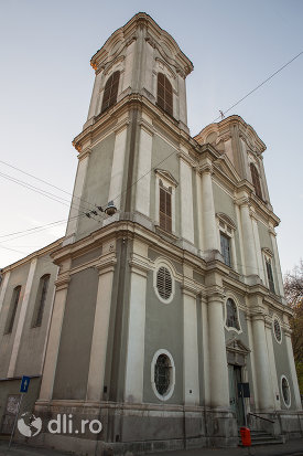 vedere-spre-turnuri-biserica-maica-indurerata-a-manastirii-premonstratense-din-oradea-judetul-bihor.jpg