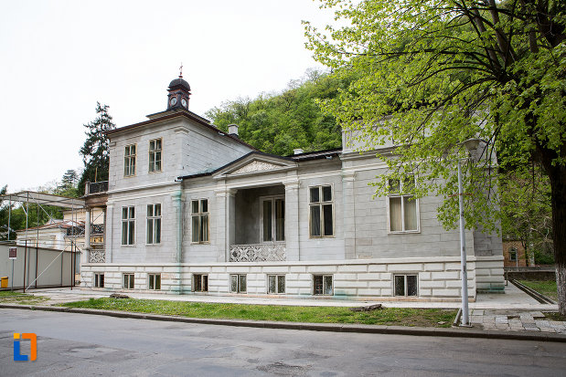 vila-elisabeta-din-baile-herculane-judetul-caras-severin.jpg