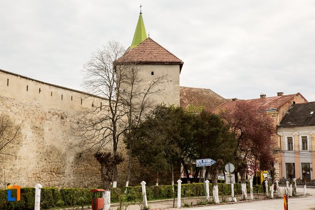 zid-si-bastion-de-la-cetatea-aiudului-judetul-alba.jpg