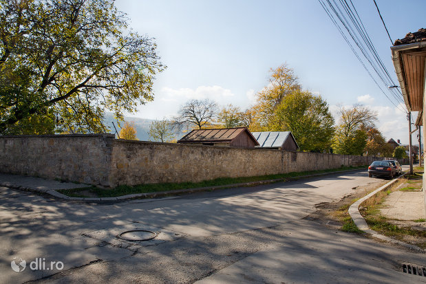 zidul-de-la-cimitirul-evreiesc-din-sighetu-marmatiei-judetul-maramures.jpg