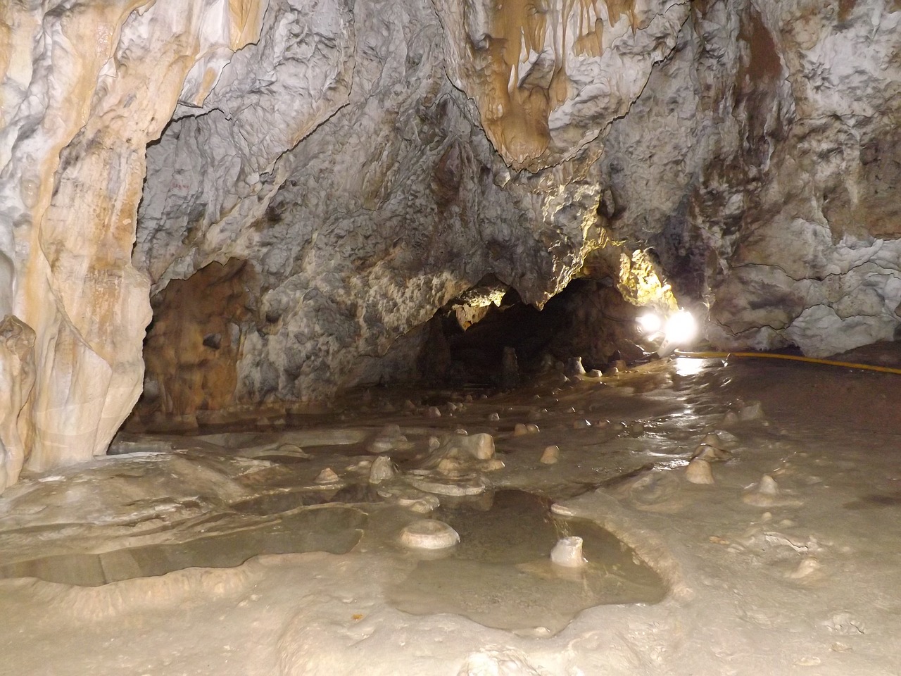 Pestera Polovragi