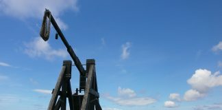 Una dintre primele mașinării de război – Catapulta Catapulta