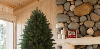 Brad artificial de Craciun cu aspect natural