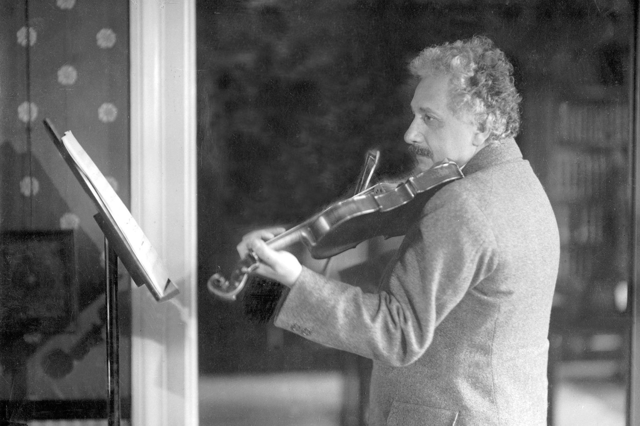 Einstein, pasionat de muzica