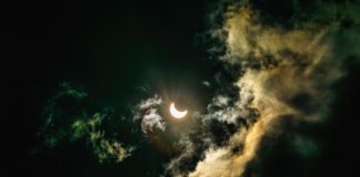 Cea mai lungă eclipsă totală de lună din secolul al XXI-lea