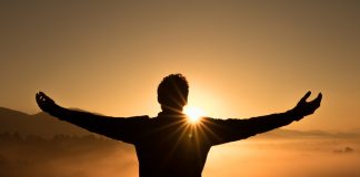 10 personalităţi de succes, care s-au confruntat mai întâi cu experienţa eşecului