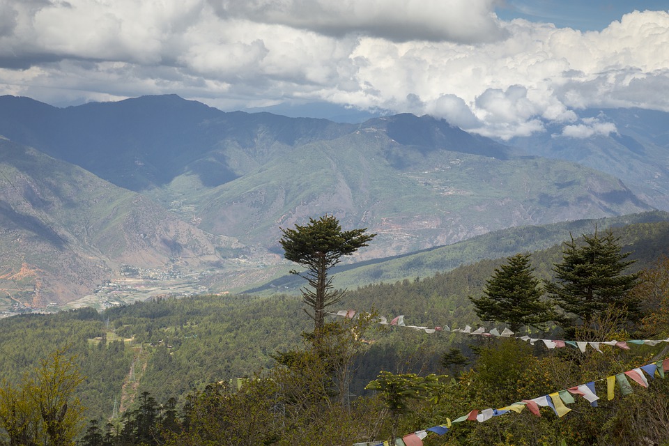Bhutan, versantul sudic al Munţilor Himalaya