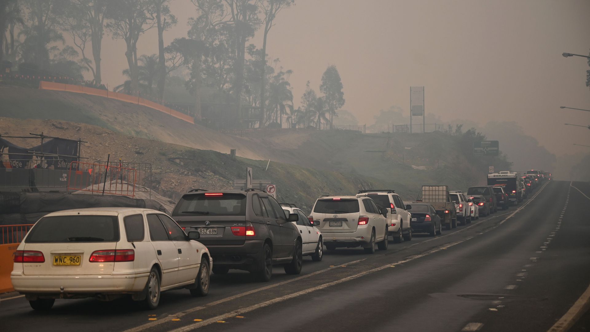 Australia, peste 100 000 de oameni evacuati, Sursa Axios