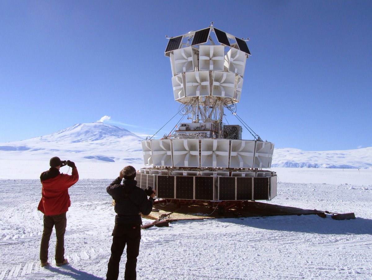 ANITA, Antarctic Impulsive Transient Antenna, Un univers paralel in Antarctica