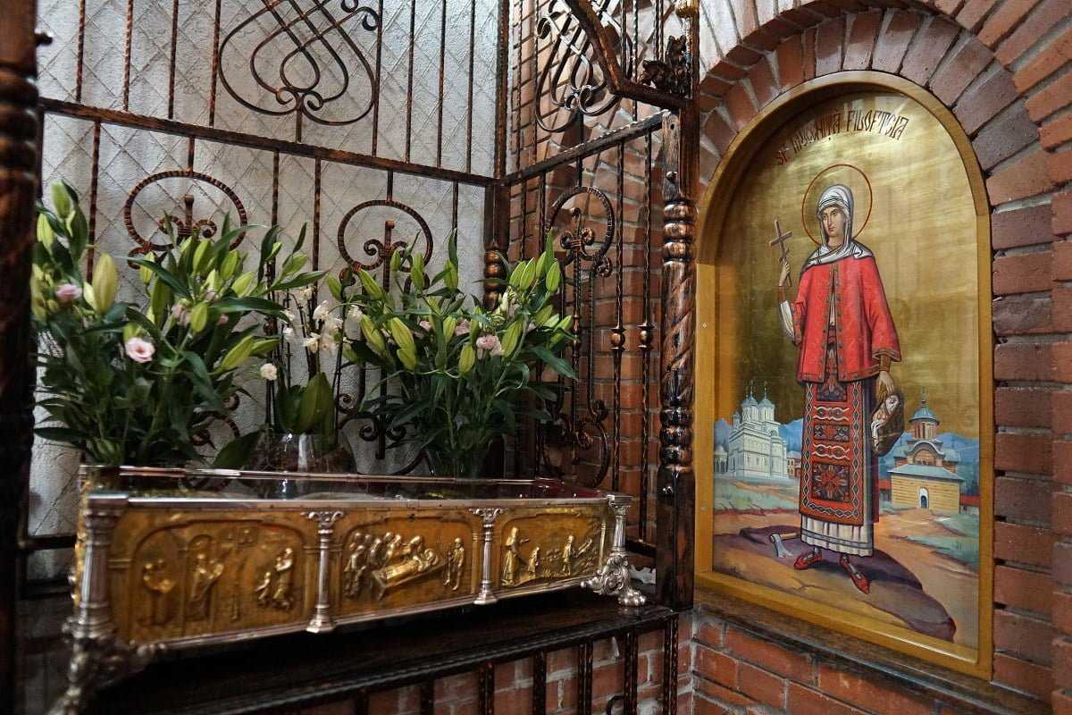 Sfânta Muceniţă Filofteia, Curtea de Arges
