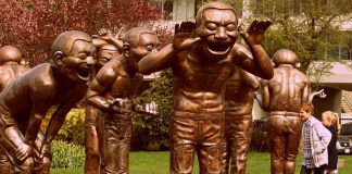 Epidemia de râs, un ciudat fenomen de isterie în masă, neelucidat până în prezent Epidemia de râs