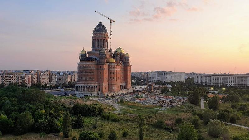 Fapte inedite despre România, Catedrala Mantuirii Neamului