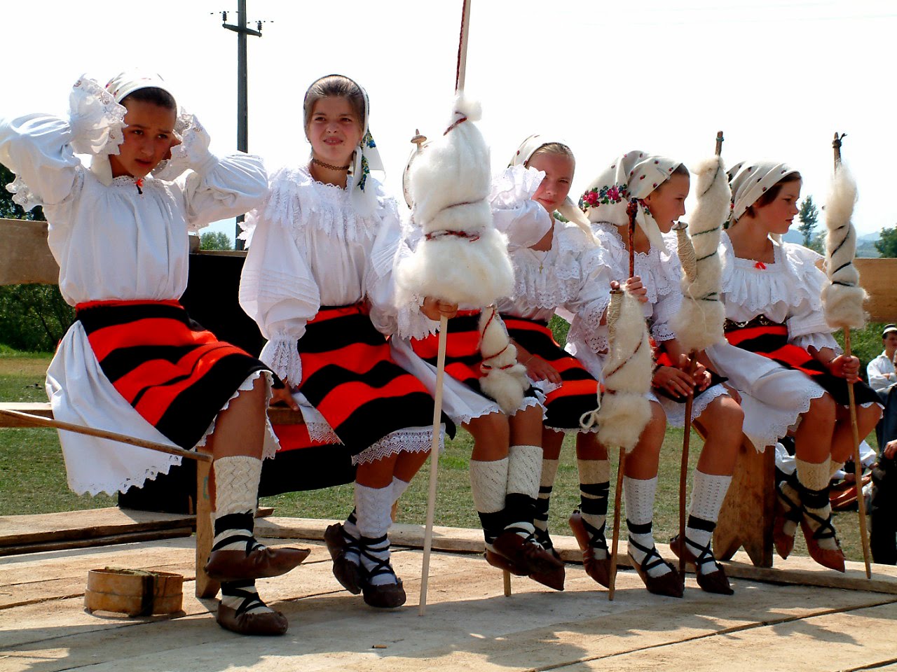 Port popular din Maramures