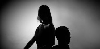 Sindromul peşterii şi crizele societăţii moderne