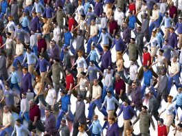 Mentalitatea de turmă – suntem din ce în ce mai depersonalizaţi?