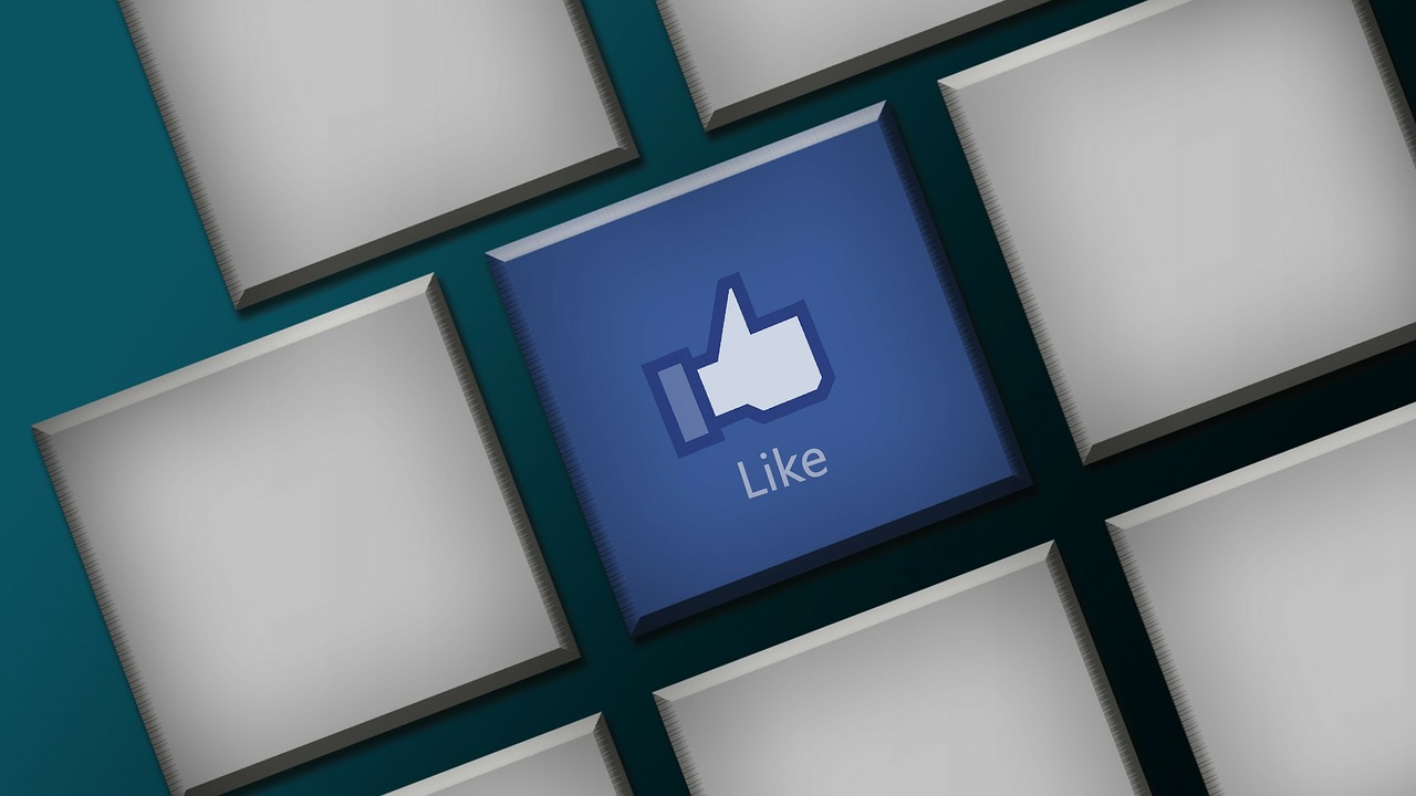 Like-urile şi click-urile date pe Facebook ne dezvăluie personalitatea