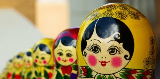 Matrioska, păpuşile ruseşti – mai mult decât o simplă jucărie. De la metaforă – simbol, la sentimentul sinelui Matrioska, păpuşile ruseşti – mai mult decât o simplă jucărie