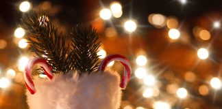 Moş Nicolae în legende, mituri şi în tradiţia creştină Moş Nicolae, în legende, mituri şi în tradiţia creştină