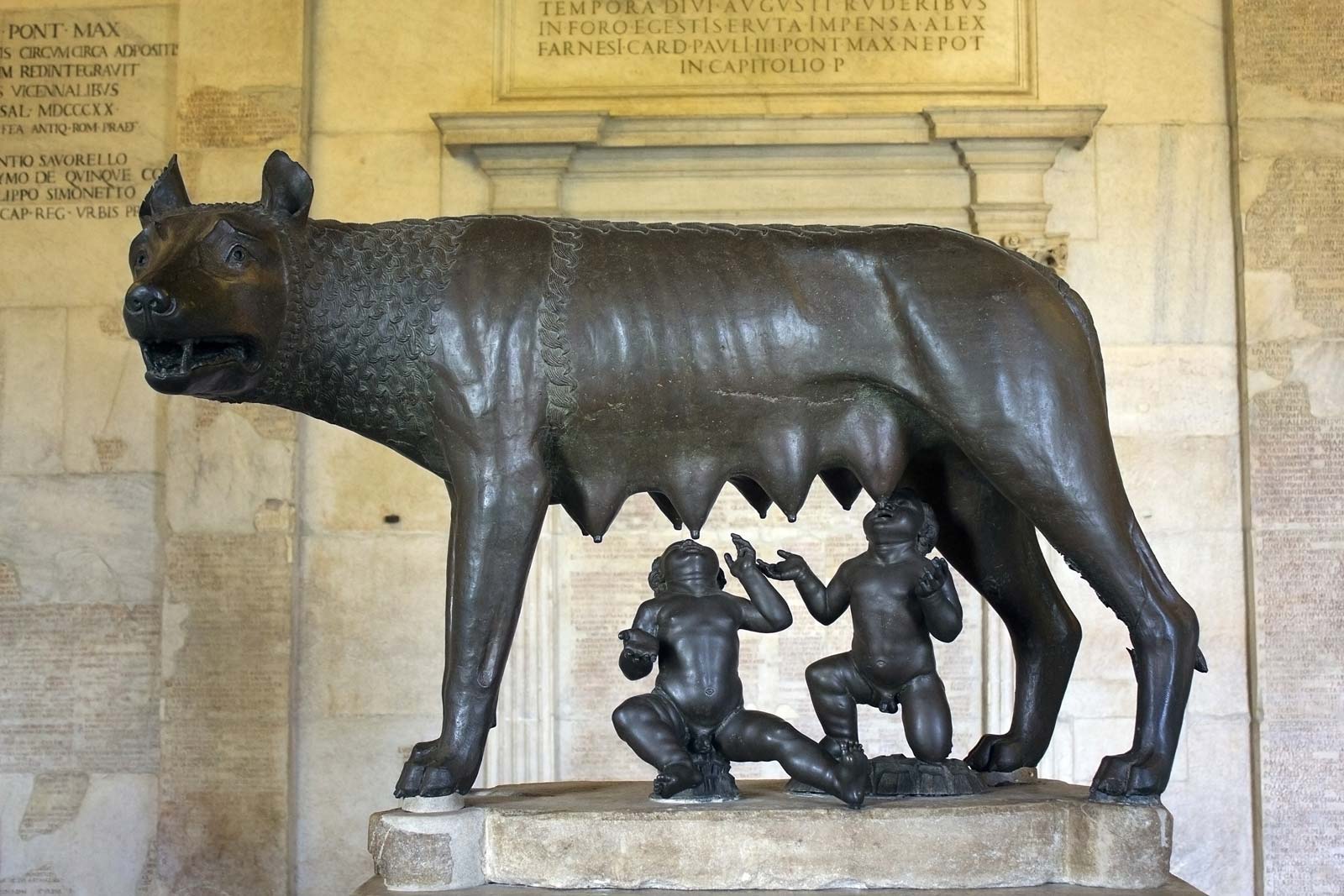 Romulus si Remus, Sursa Britannica