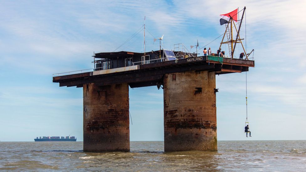  Sealand, Sursa BBC