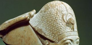 Statuile egiptene antice cu nasul deteriorat