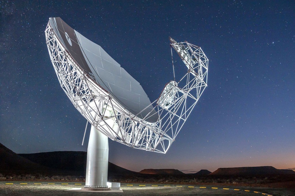 Telescopul MeerKAT, una dintre antene, Africa de Sud
