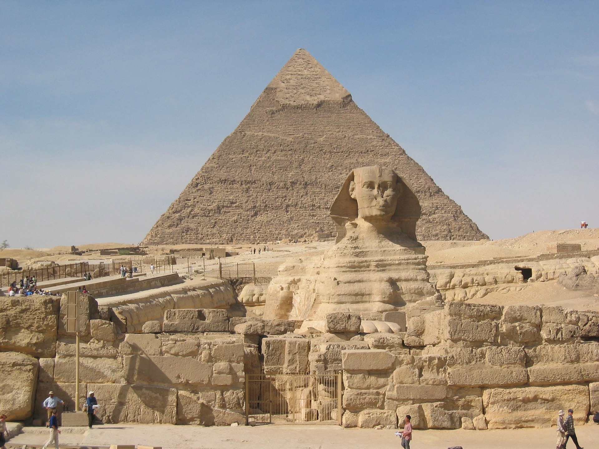 Platoul Gizeh, Piramida lui Keops, Sfinxul