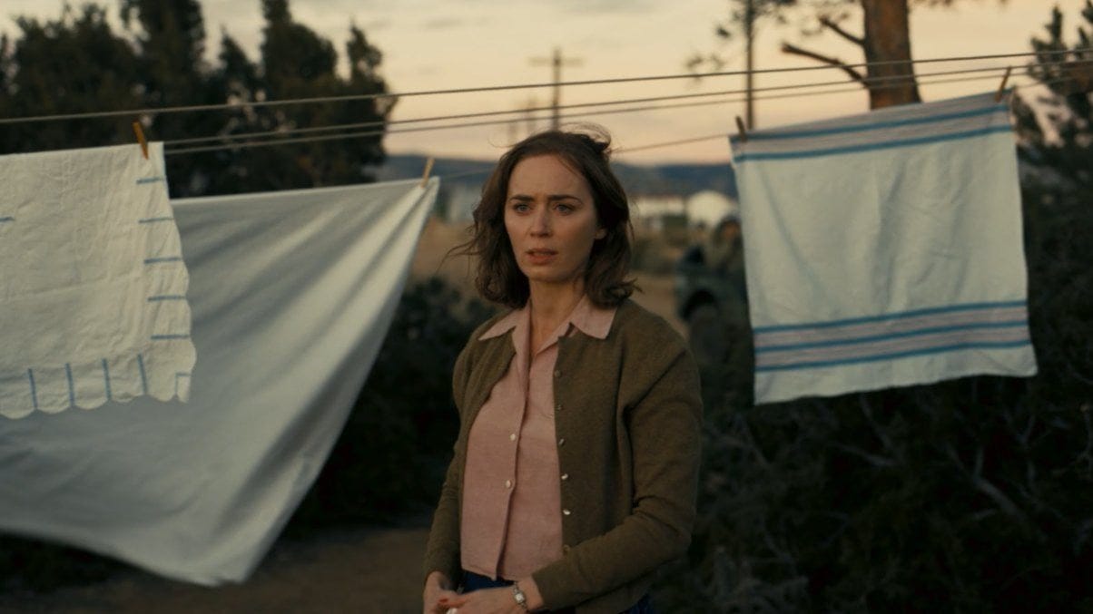 Emily Blunt in rolul Kitty Oppenheimer