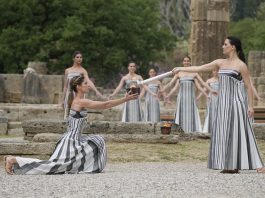 Ceremonia aprinderii flacarii olimpice