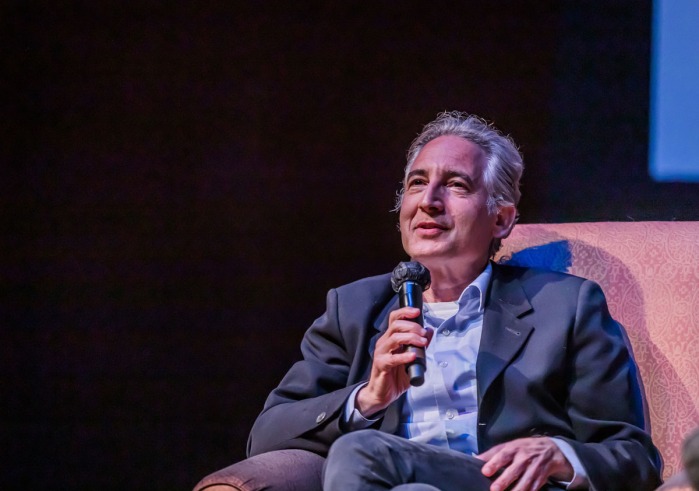 Brian Greene, Sursa Soka University