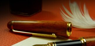 Scriitori şi pseudonime