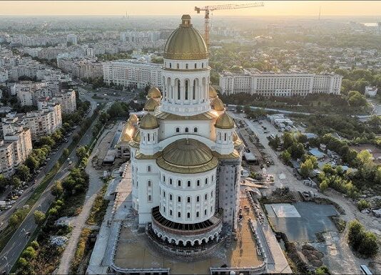 Catedrala Mântuirii Neamului, din Bucureşti, la inaugurare – una dintre cele mai impresionante construcţii religioase din lume Catedrala Mântuirii Neamului, Sursa YouTube