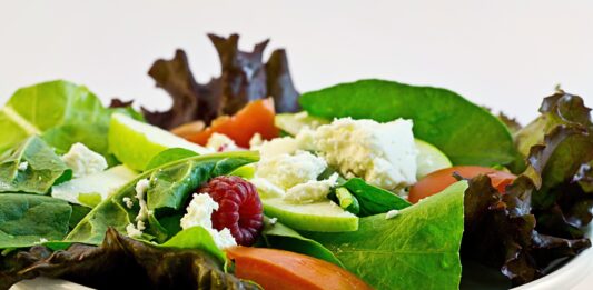Dieta curată de primăvară – mit despre detoxifiere sau resetare sănătoasă? Ce înseamnă cu adevărat și ce spun nutriționiștii? Dieta curată de primăvară