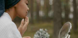 Cum să alegi cosmeticele potrivite pentru rutina ta zilnică de îngrijire a pielii