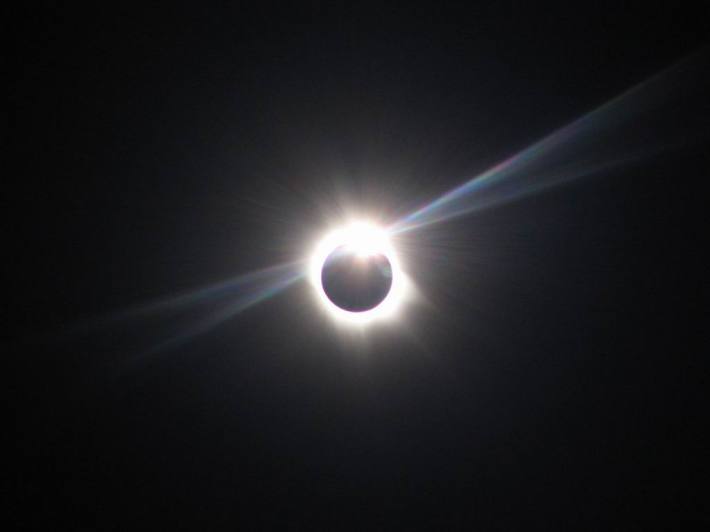 Eclipsa totala de Soare