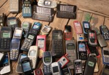 (P) Studiu: Doar 1 din 7 români reciclează telefoanele vechi